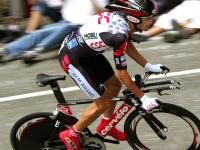 开云体育在线-骑士的逆袭，当F1争冠悬念遇上掘金高原之战