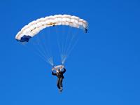 开云体育下载-红牛二队鏖战阿斯顿马丁，佩雷兹统治全场