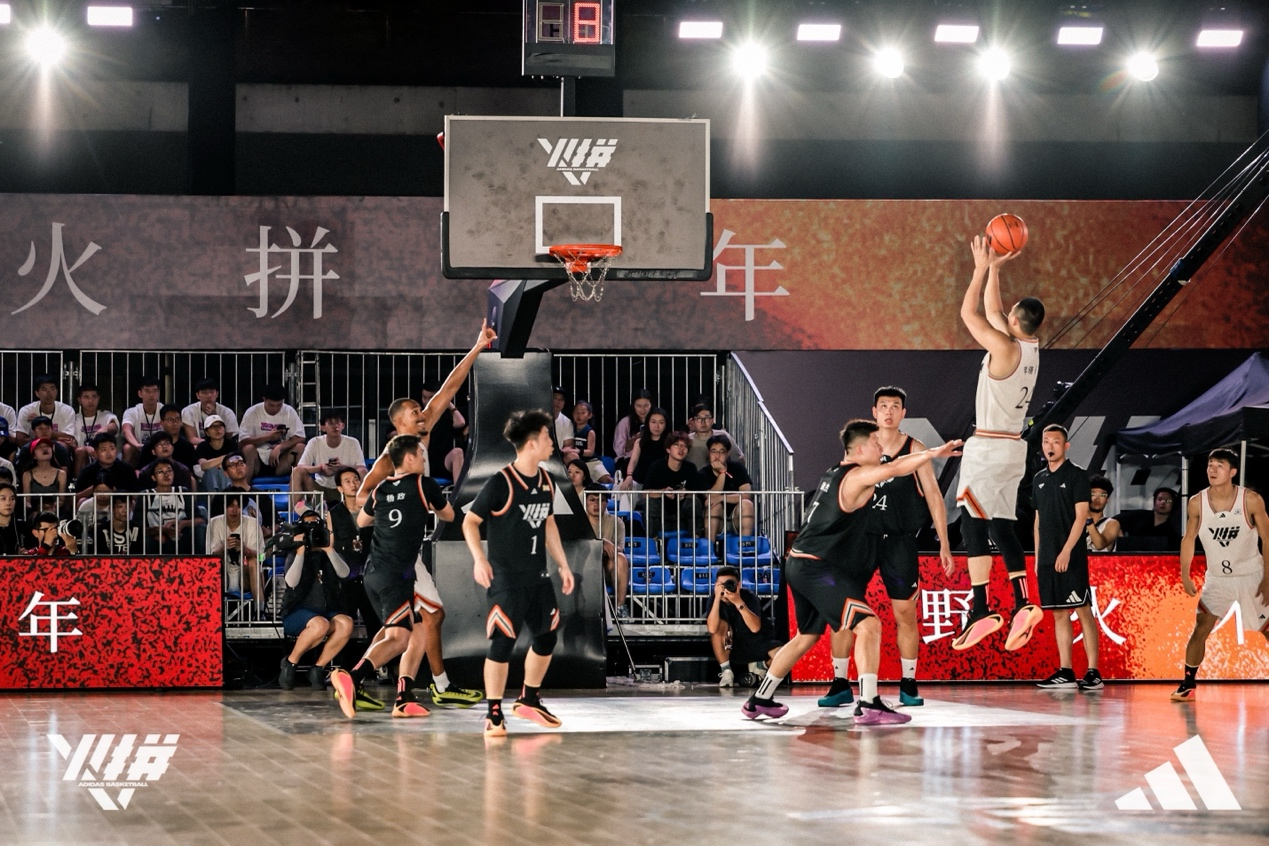 中国篮球职业联赛再次掀起赛场狂潮