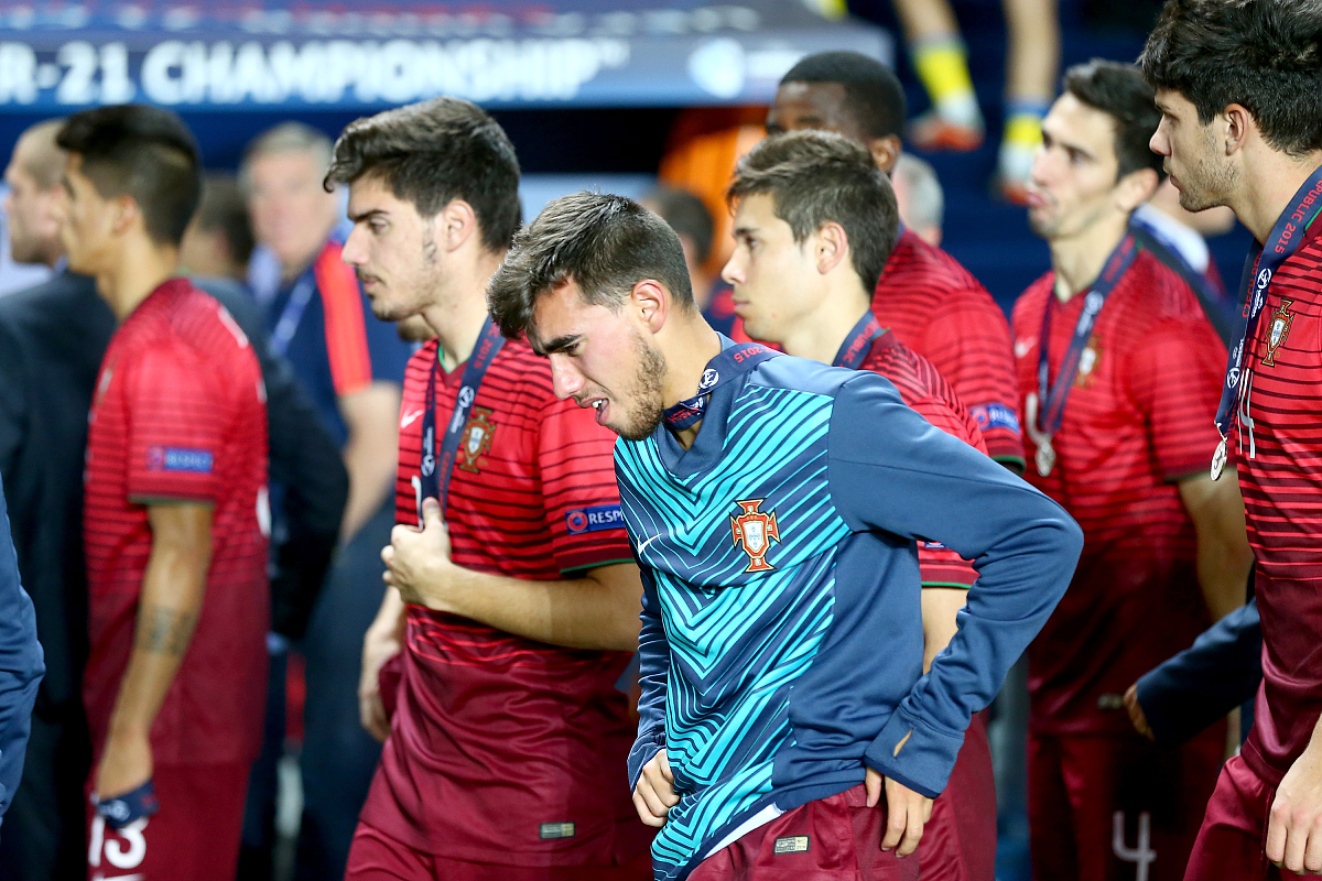 竞赛中球员表现出色,为球队助力不小 竞赛中球员表现出色,为球队助力不小