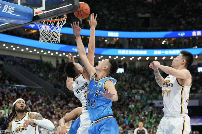 北京男篮客场失利,战绩止步四连败 北京男篮客场失利,战绩止步四连败