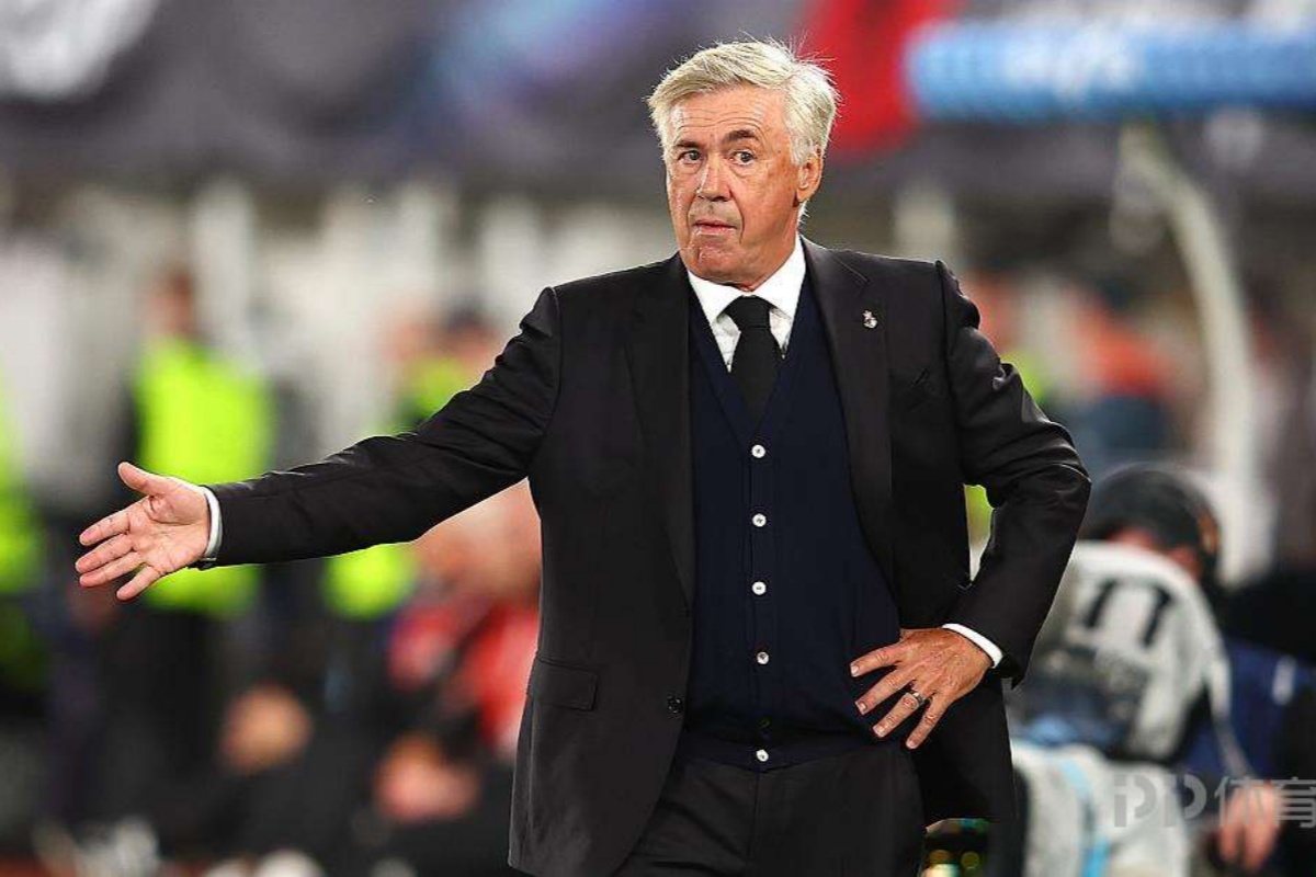 足球传奇球员访问意大利联赛,传授经验 足球传奇球员访问意大利联赛,传授经验