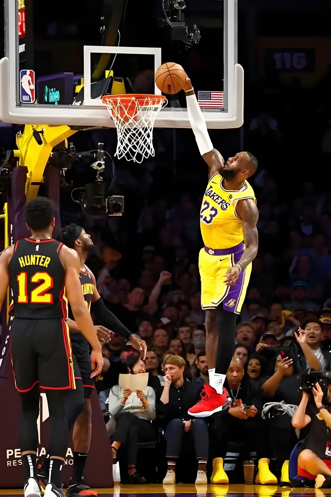 詹皇狂砍50分,领导骑士获胜 詹皇狂砍50分,领导骑士获胜