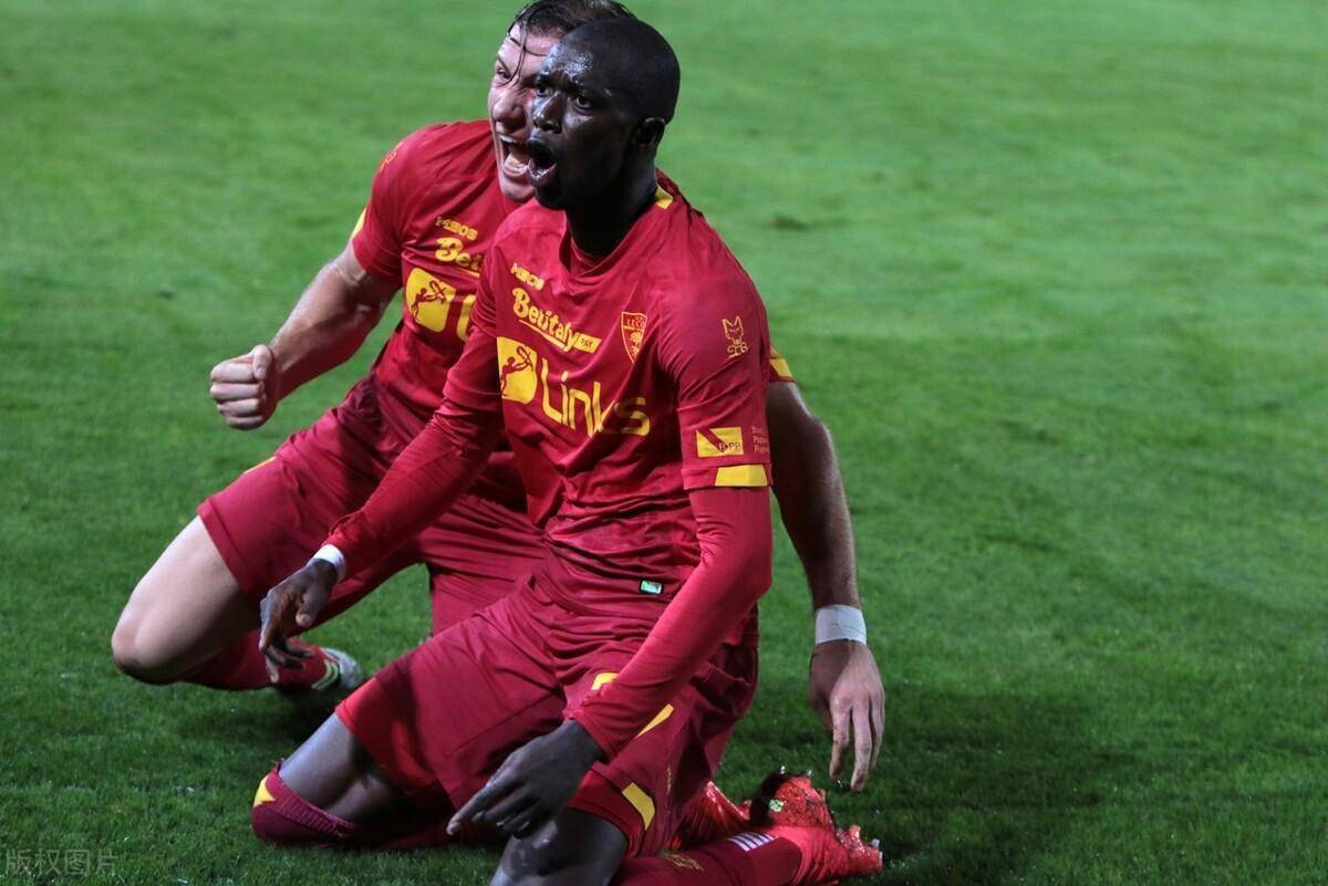 佛罗伦萨后防频频失误，需加强训练的简单介绍