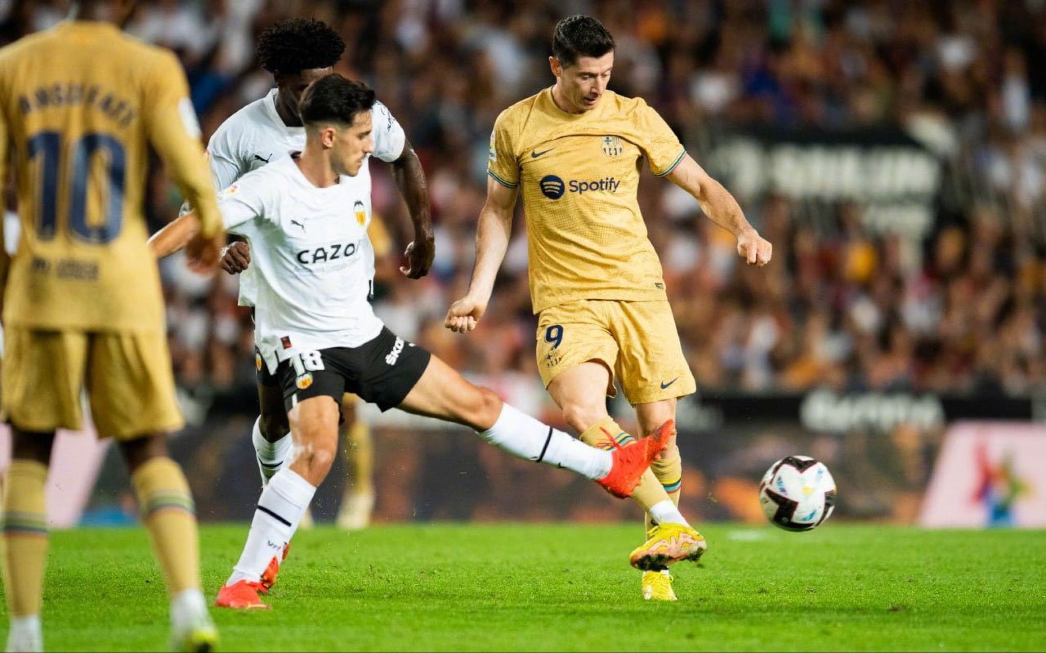 包含巴萨绝杀西班牙，楚阿梅尼状态火热的词条