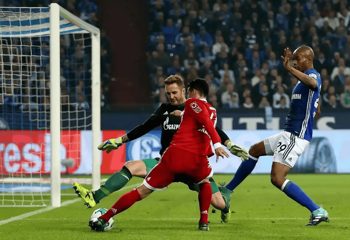 沙尔克在比赛中取得胜利，球员表现出色