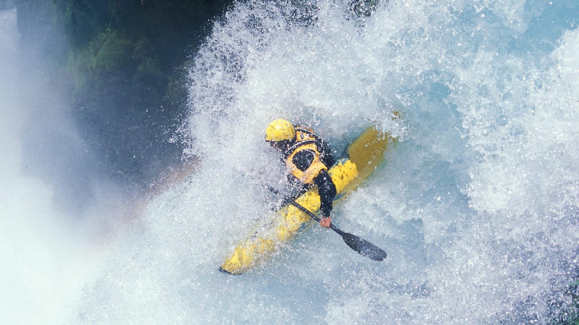 猛龙鏖战独行侠，字母哥在意甲焦点战接管比赛，跨界竞技的王者风范
